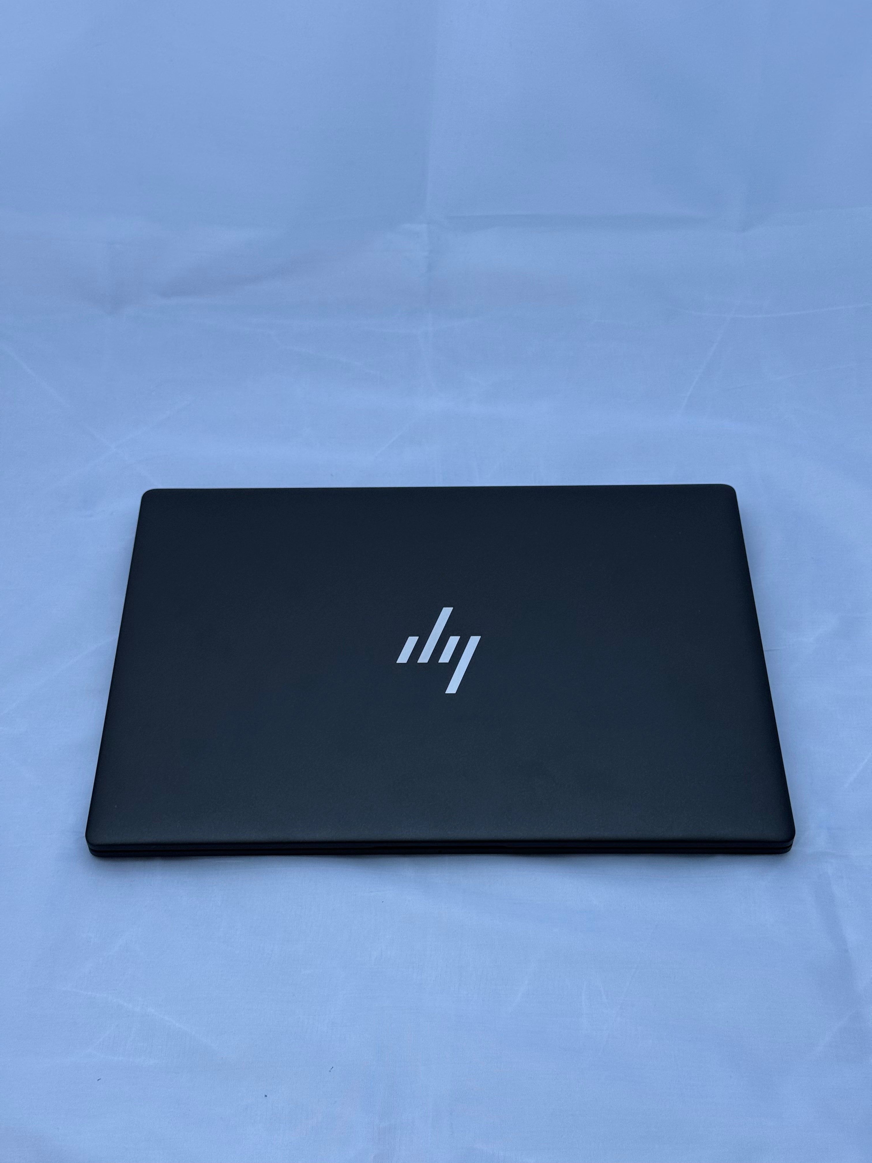 HP DragonFly Pro 14” - AMD Ryzen 7 - 16GB Ram - 512GB SSD - 100%