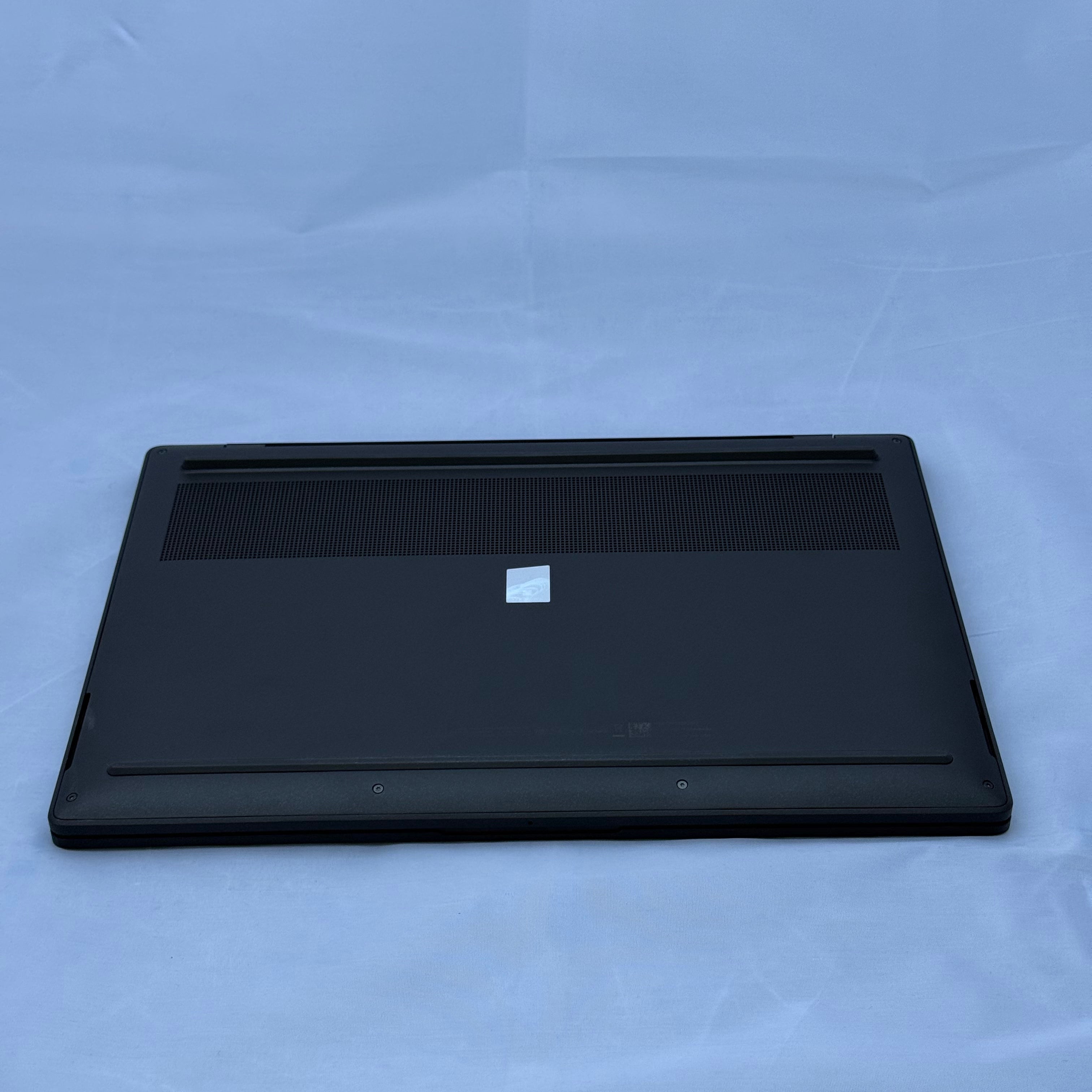 HP DragonFly Pro 14” - AMD Ryzen 7 - 16GB Ram - 512GB SSD - 100%