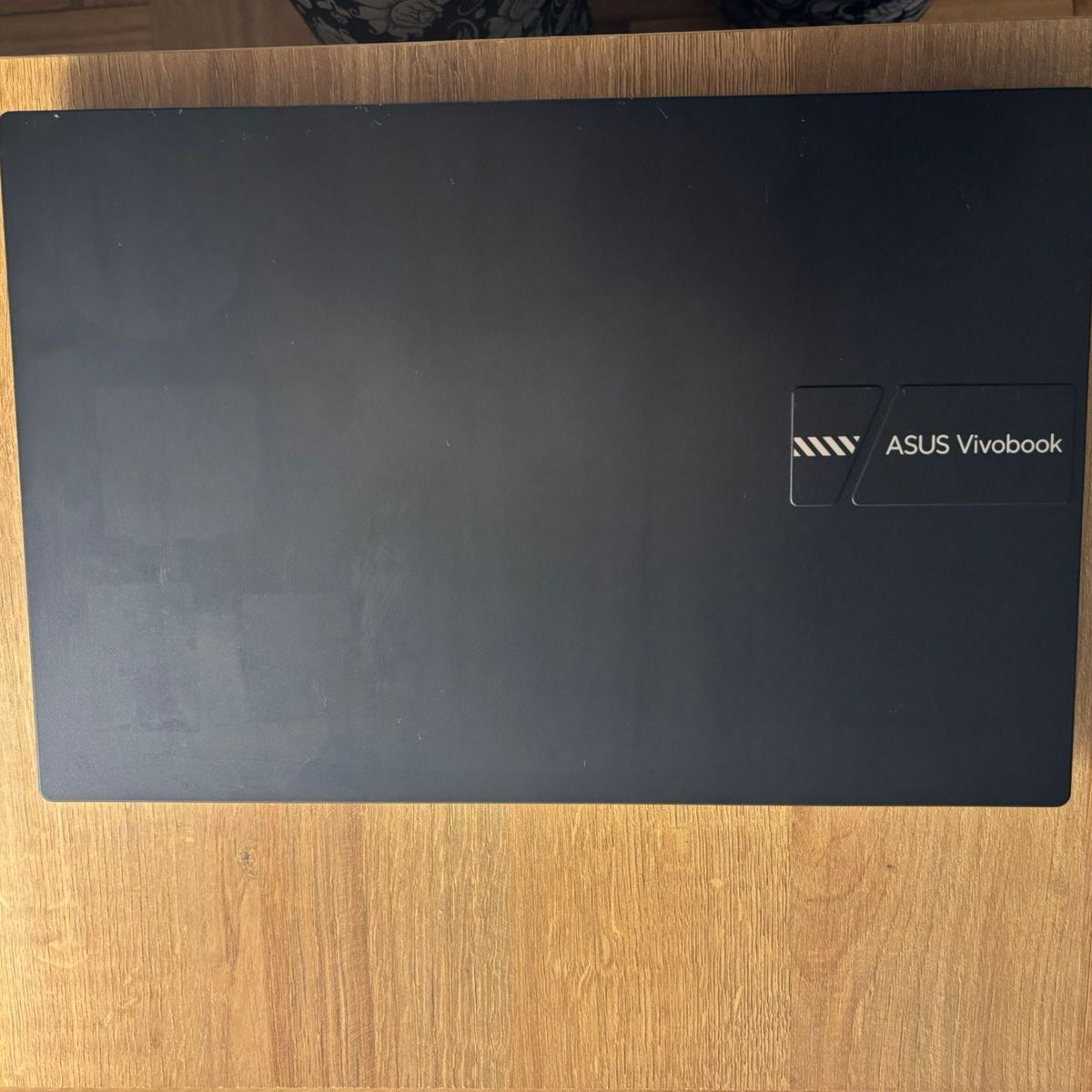 Asus VivoBook 14 14" - Intel Core i3 1215U - 8GB Ram - 128GB SSD