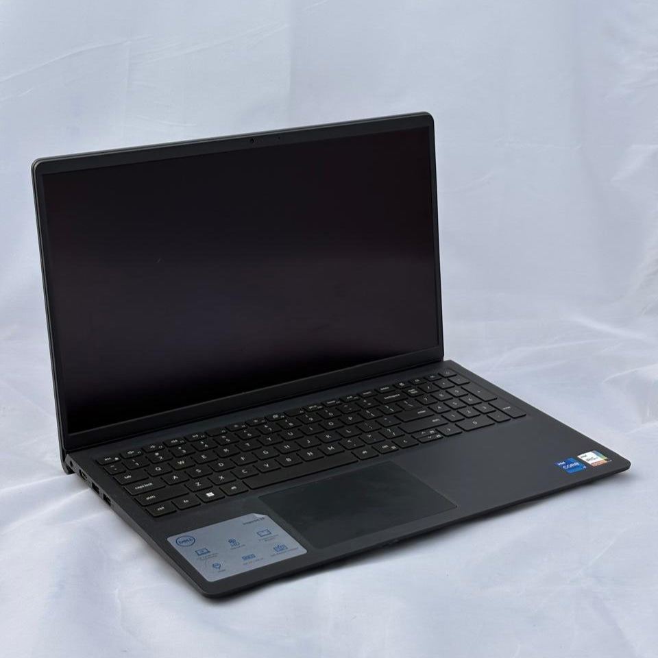 Dell Inspiron 15 3520 - Intel Core i7 - 16GB Ram - 1TB SSD