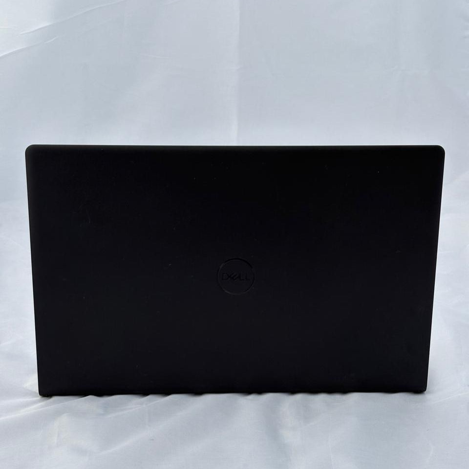 Dell Inspiron 15 3520 - Intel Core i7 - 16GB Ram - 1TB SSD