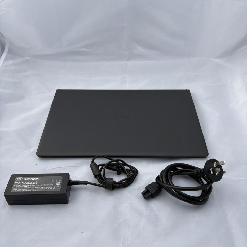 Dell Inspiron 15 3520 - Intel Core i7 - 16GB Ram - 1TB SSD