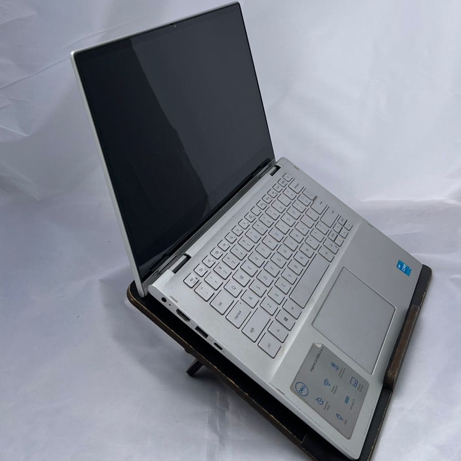 Dell Inspiron 5000 14" - Intel Core i3 - 8GB Ram - 256GB SSD - Usado