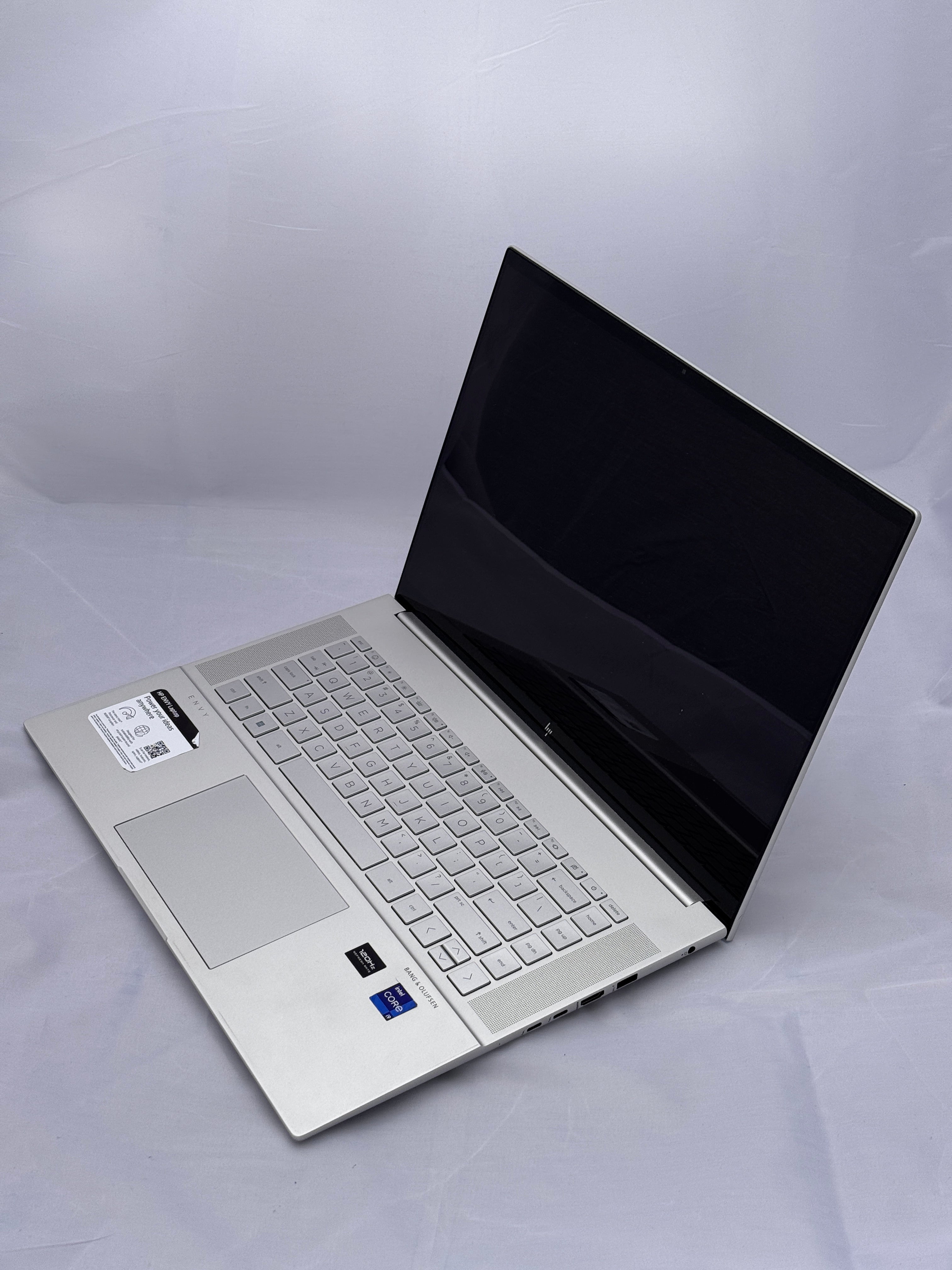 HP Envy 16''- Intel Core i9 - 16GB RAM - 1TB SSD