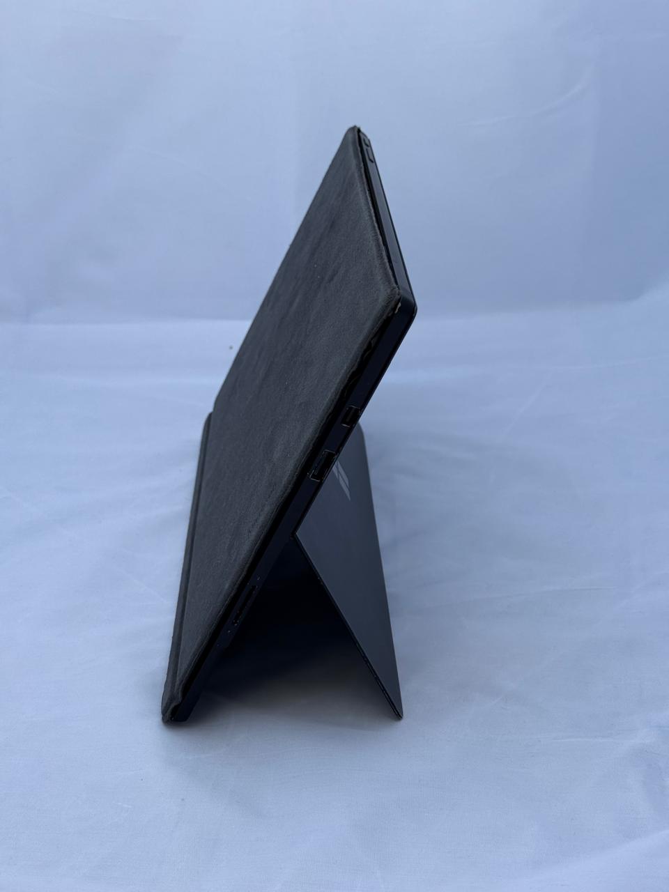 Microsoft Surface Pro 6 - Intel Core I5 - 8GB Ram - 256GB SSD