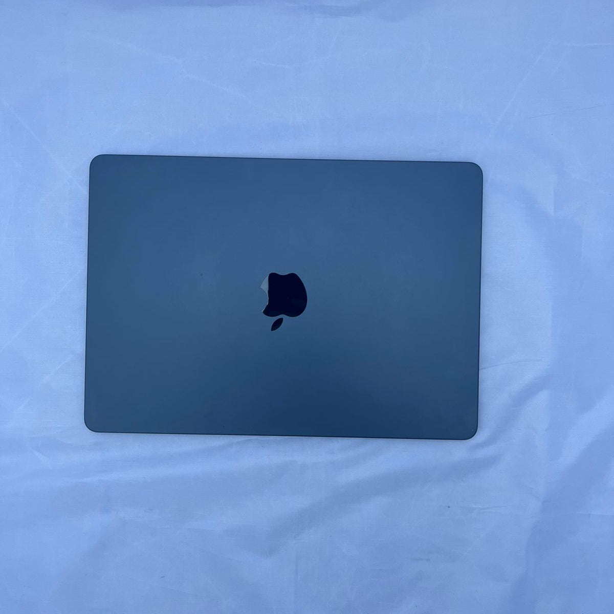 MacBook Air 13" 2023 M2 - 8GB Ram - 256GB SSD - 90% - 254 Ciclos