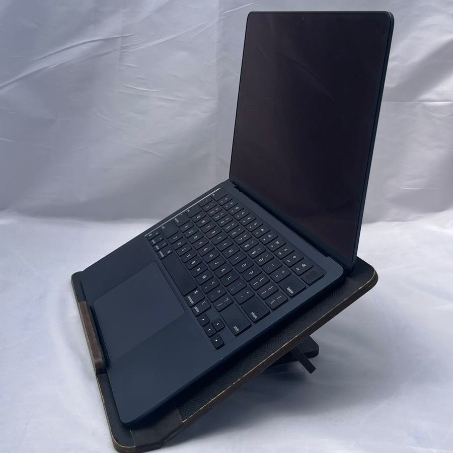 MacBook Air 13" M3 - 16GB Ram - 256GB SSD - 92% - 65 Ciclos