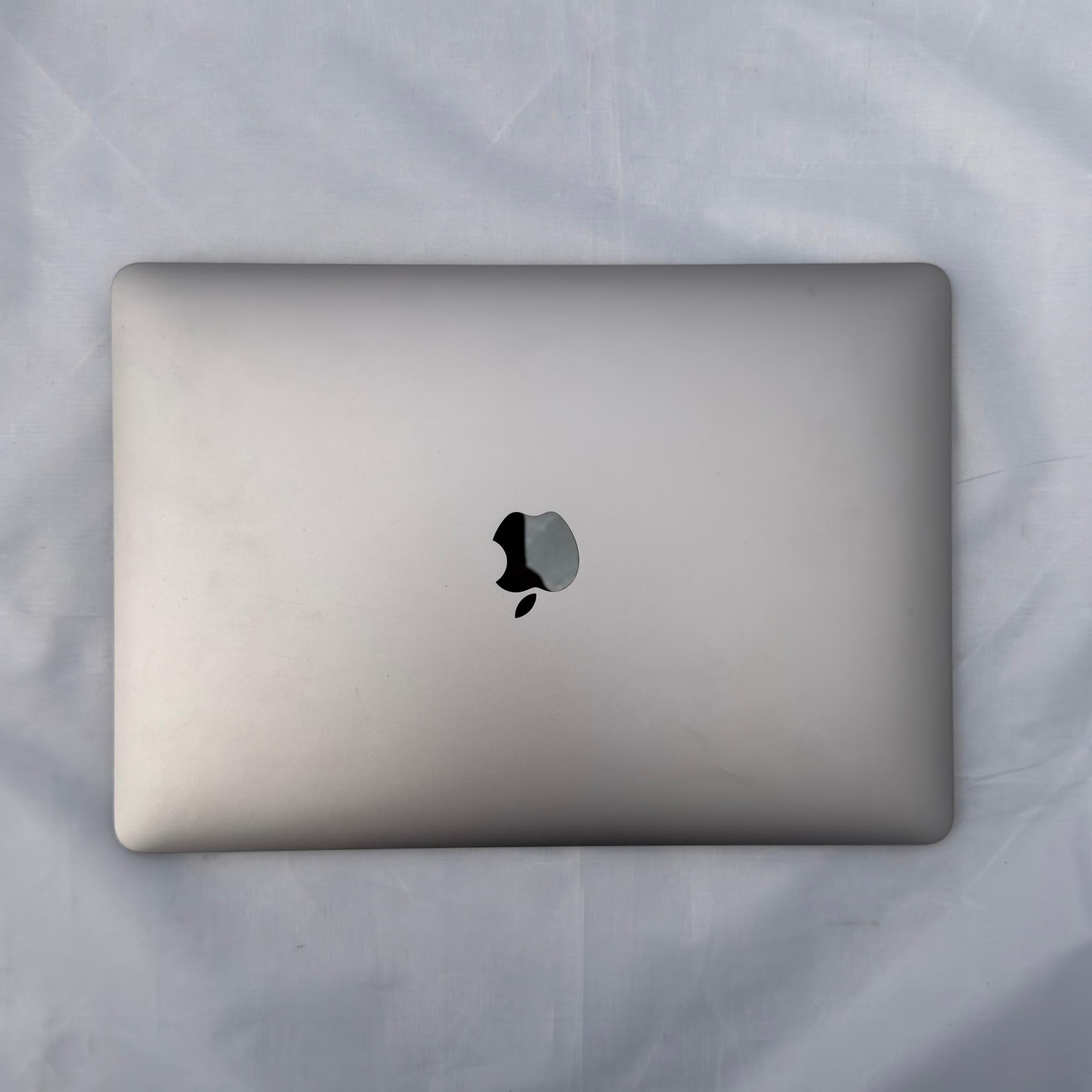 MacBook Air 13" M1 - 8GB - 256GB - 109 Ciclos
