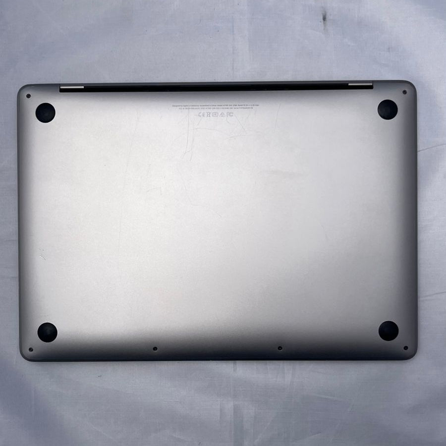 MacBook Pro 13" 2017 Intel Core i5 - 8GB - 256GB SSD - 827 Ciclos - Español