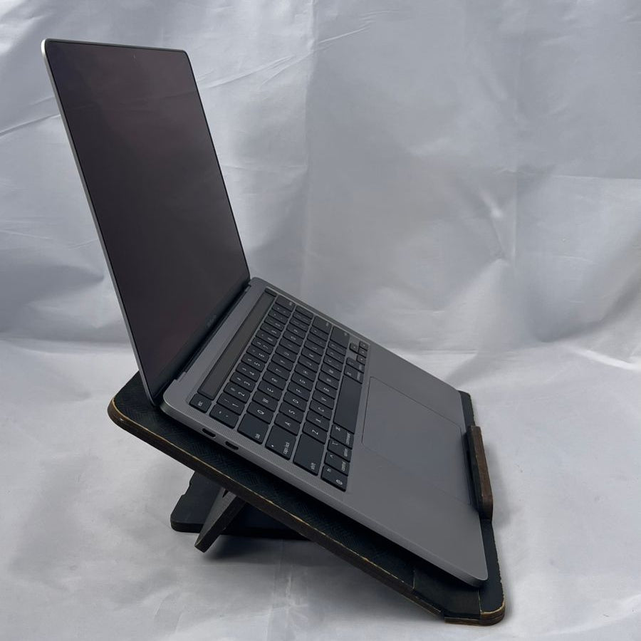 MacBook Pro 13" M1 - 8GB - 512GB SSD - 86% / 505 Ciclos - Ingles - Usado