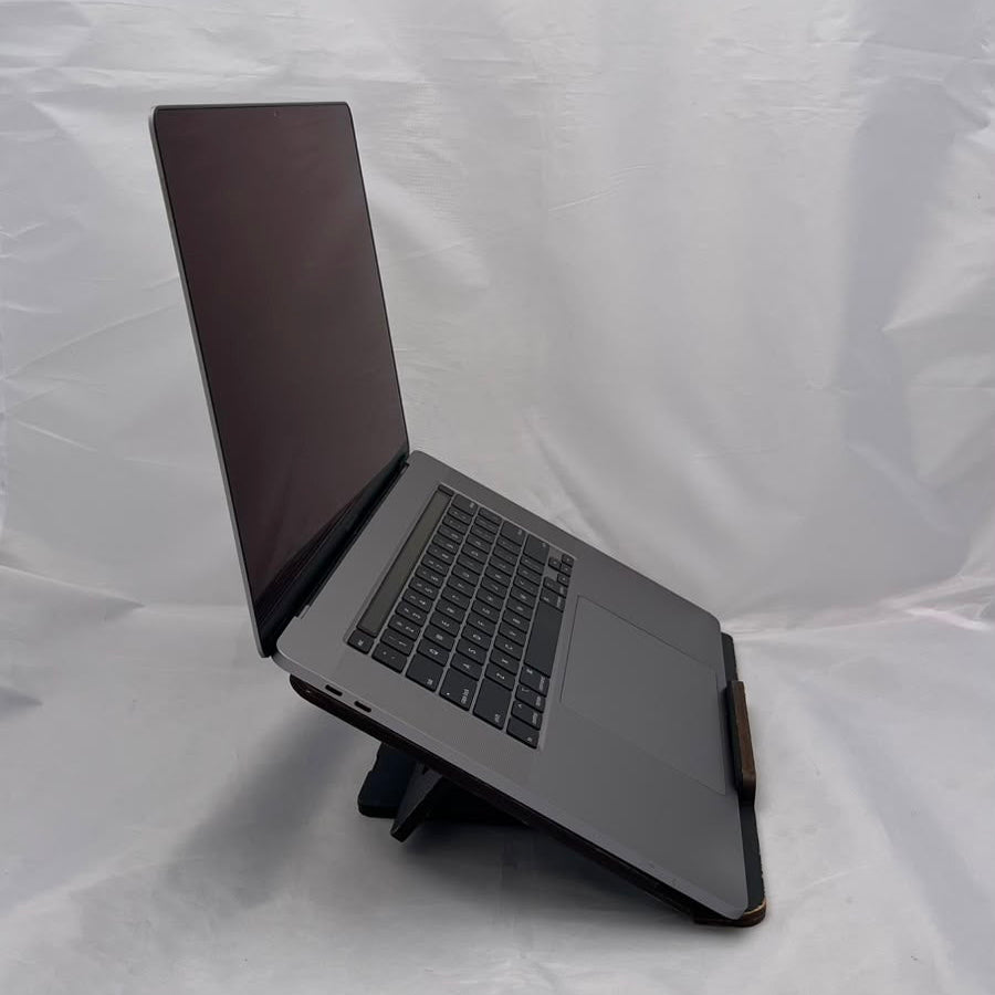 MacBook Pro 16" 2019 - Intel Core i7 - 16GB - 512GB SSD - 81% / 529 Ciclos - Ingles - Usado