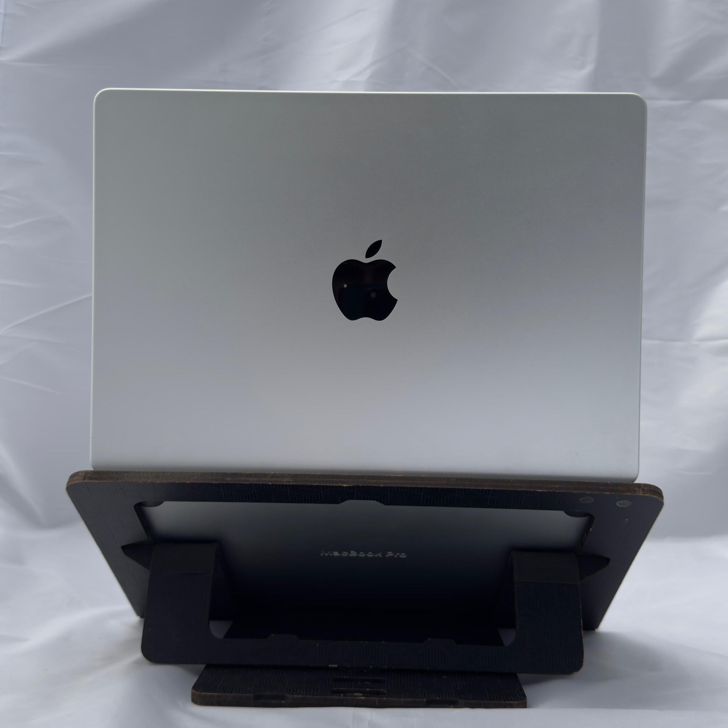 MacBook Pro 14" M2 Pro - 16GB - 512GB - 115 Ciclos / 94%