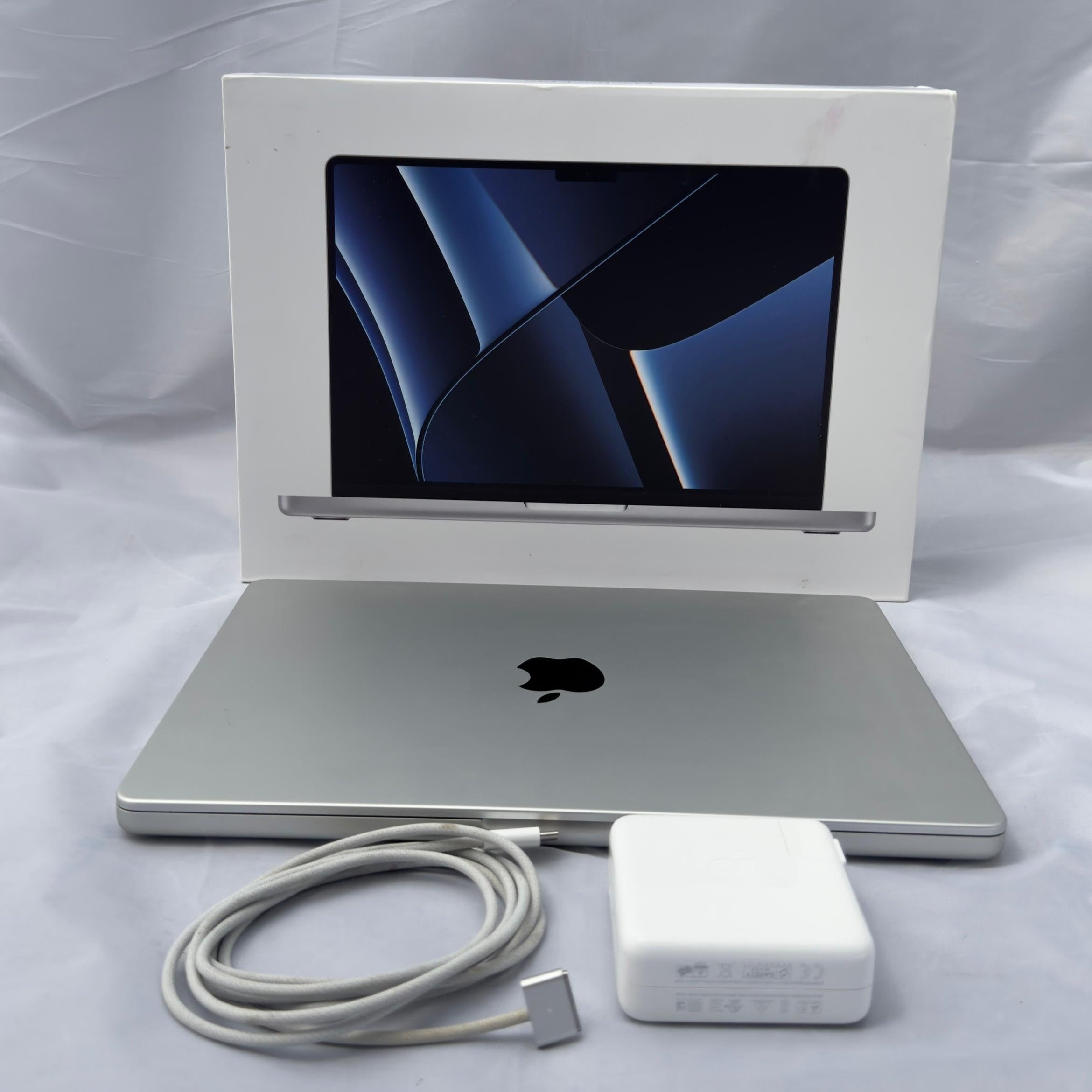 MacBook Pro 14" M2 Pro - 16GB - 512GB - 115 Ciclos / 94%