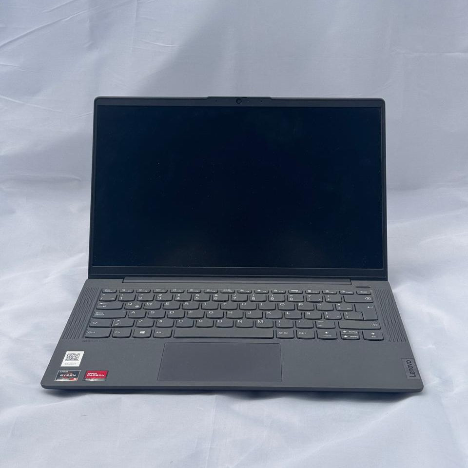 Lenovo IdeaPad 5 14" - AMD Ryzen 5 - 8GB Ram - 256GB SSD