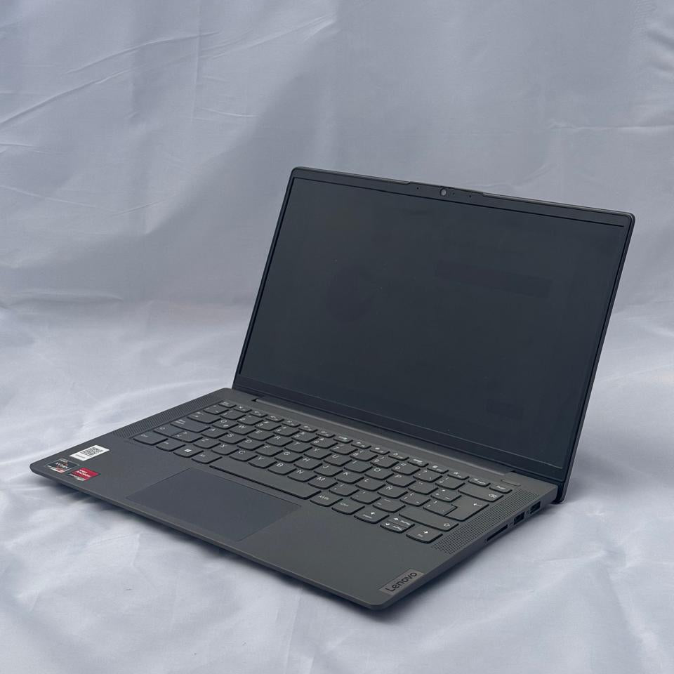 Lenovo IdeaPad 5 14" - AMD Ryzen 5 - 8GB Ram - 256GB SSD