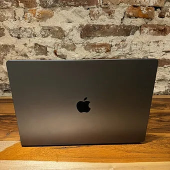 MacBook Pro 16" M3 Pro - 18GB Ram - 512GB SSD - 99% / 88 Ciclos