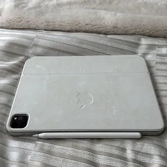 iPad Pro 11" M2 - 256GB SSD + Magic KeyBoard + Apple Pencil