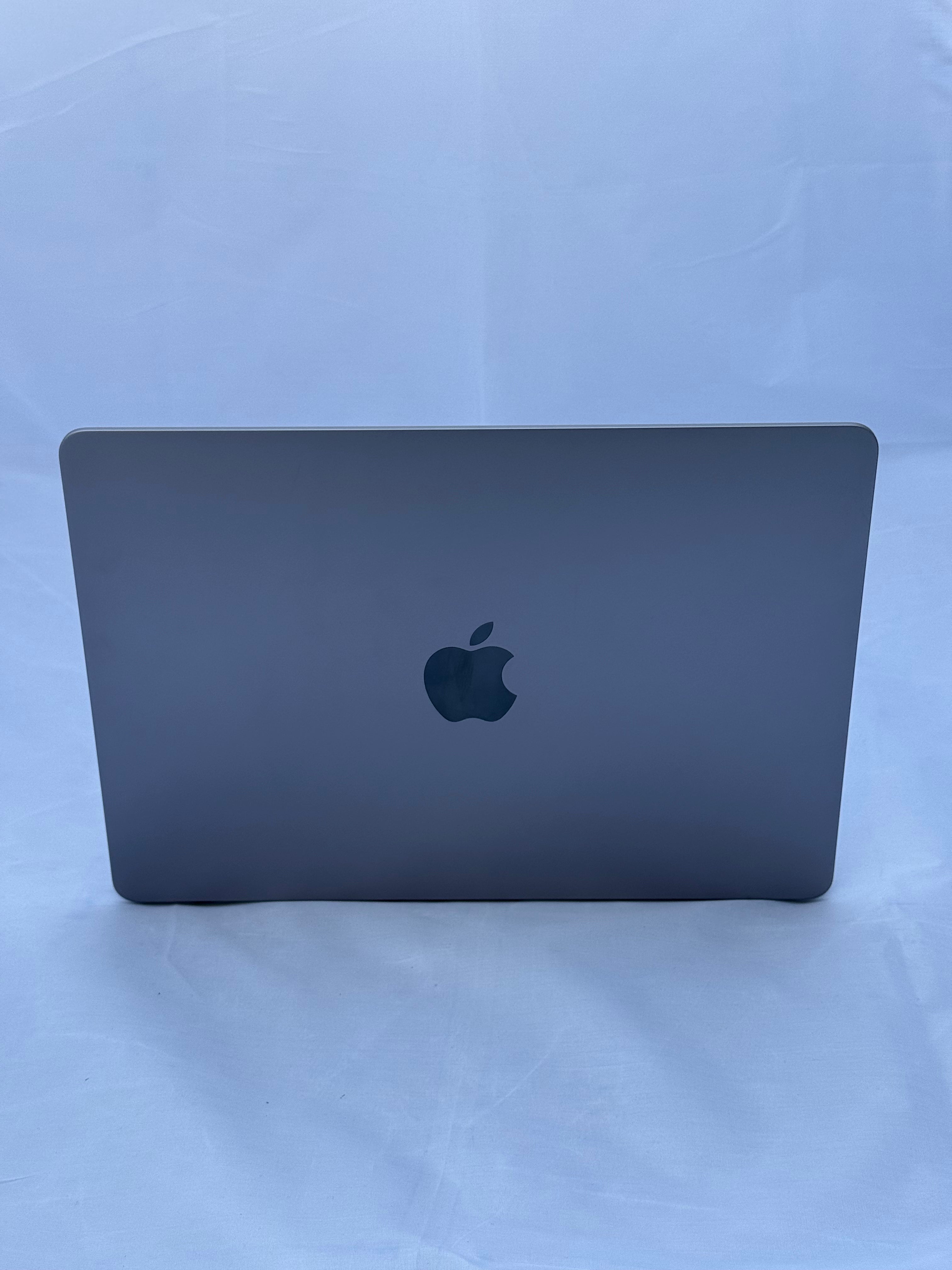MacBook Air 13" M2 - 8GB Ram - 512GB SSD - 100% / 0 Ciclos (OpenBox)