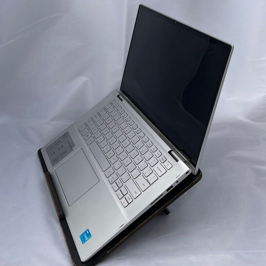 Dell Inspiron 5000 14" - Intel Core i3 - 8GB Ram - 256GB SSD - Usado