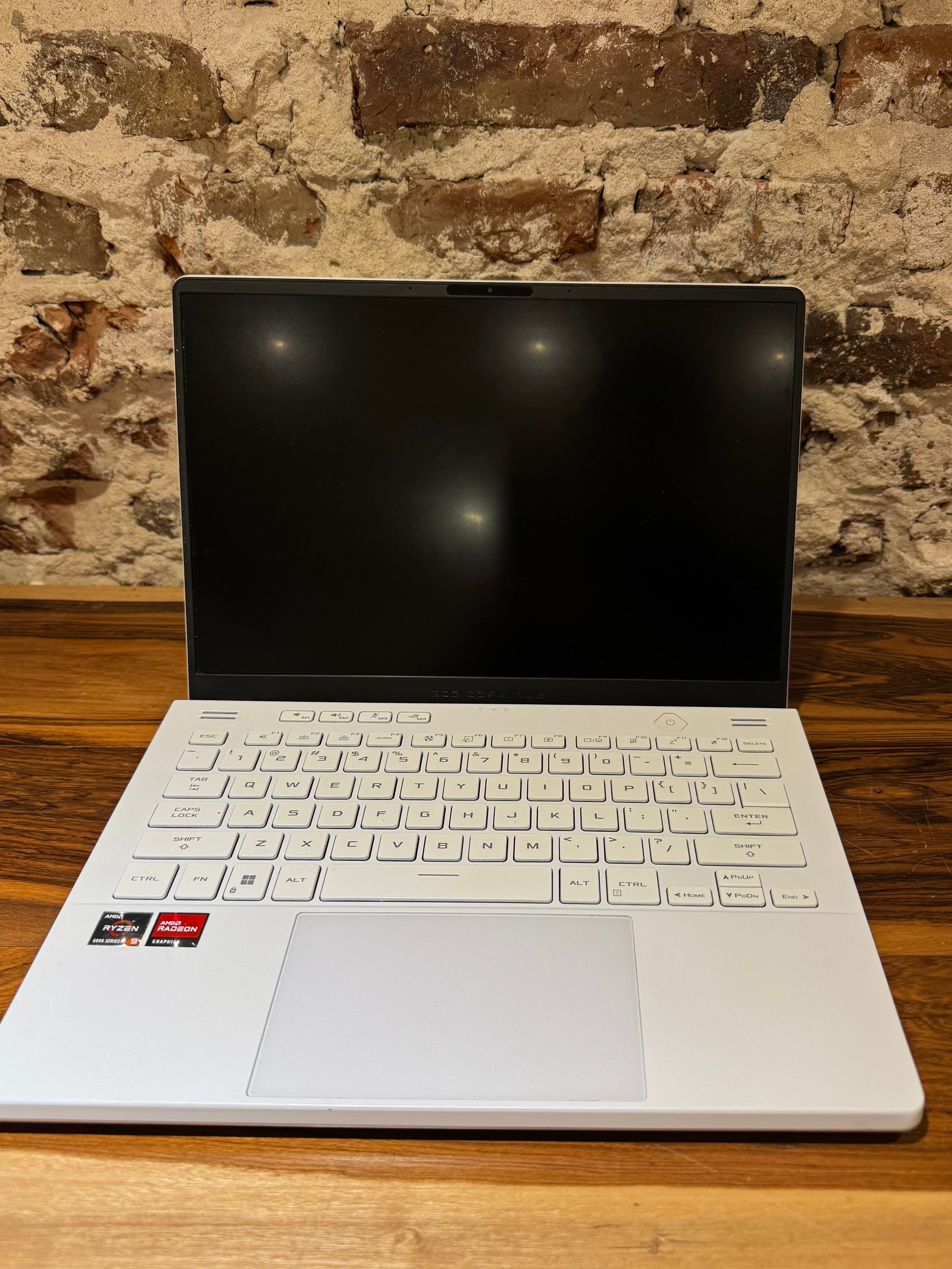 Asus ROG Zephyrus G14 - Ryzen 9 - 16GB RAM - 1TB SSD - Radeon RX 6700S