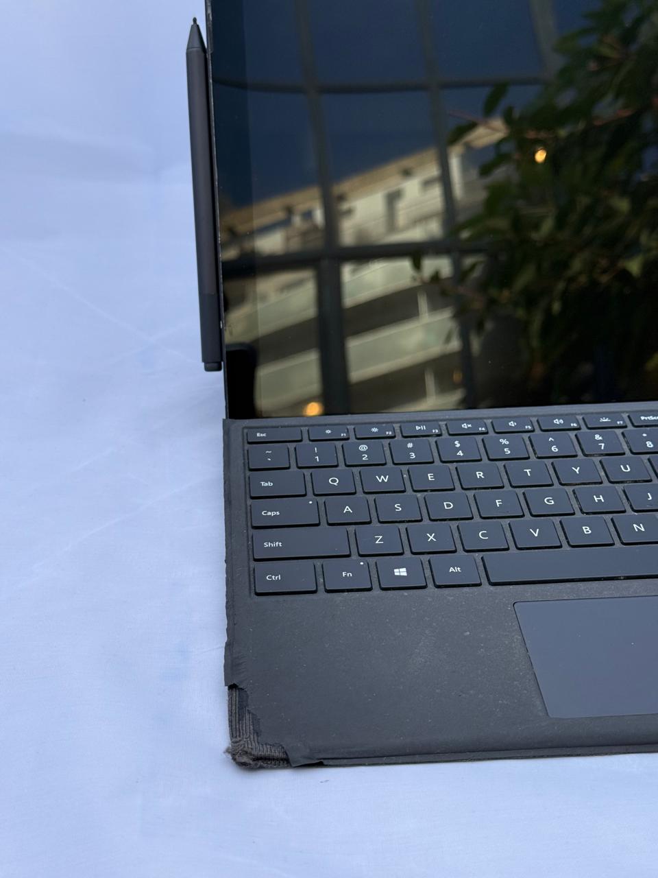 Microsoft Surface Pro 6 - Intel Core I5 - 8GB Ram - 256GB SSD