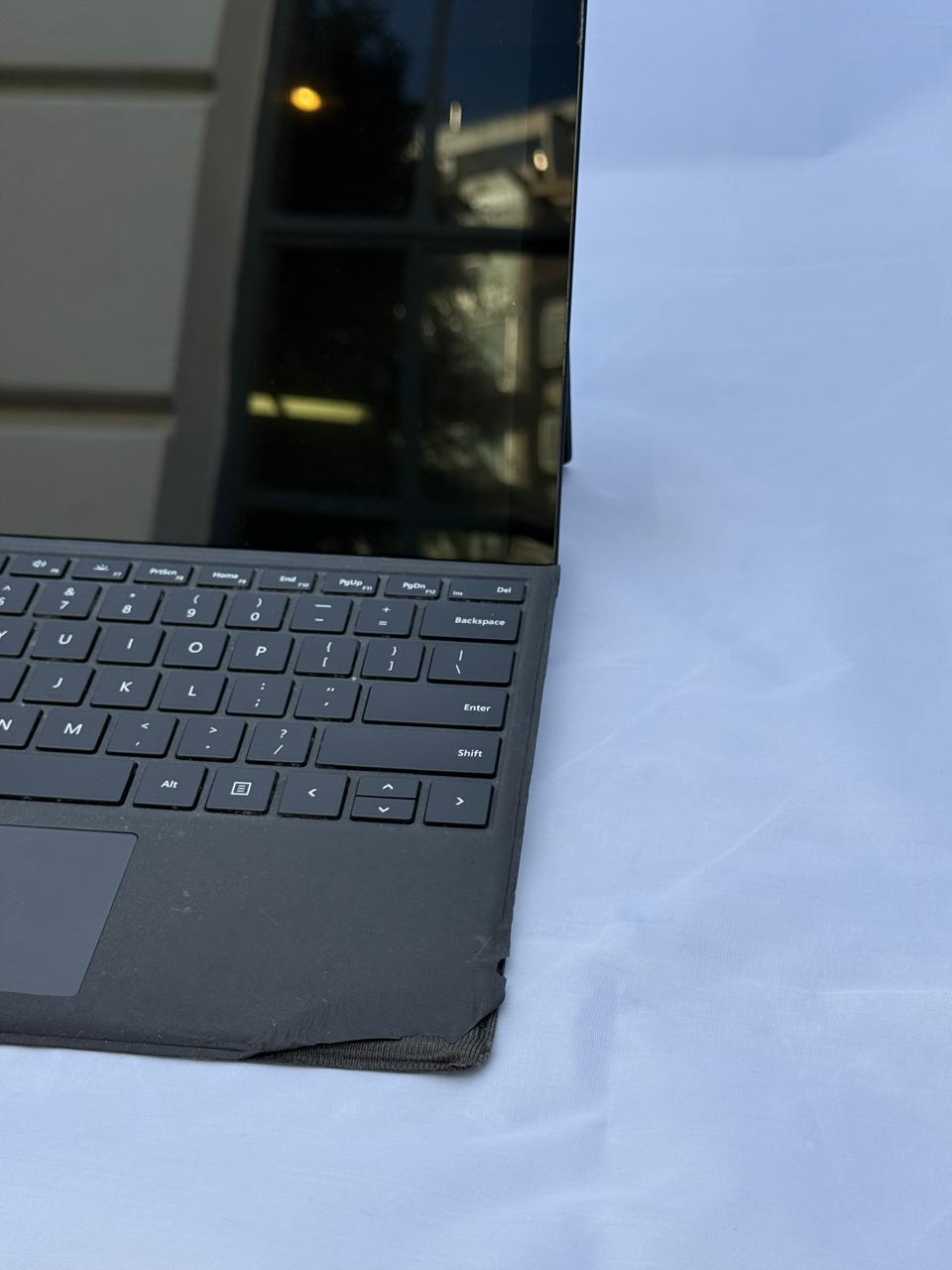 Microsoft Surface Pro 6 - Intel Core I5 - 8GB Ram - 256GB SSD