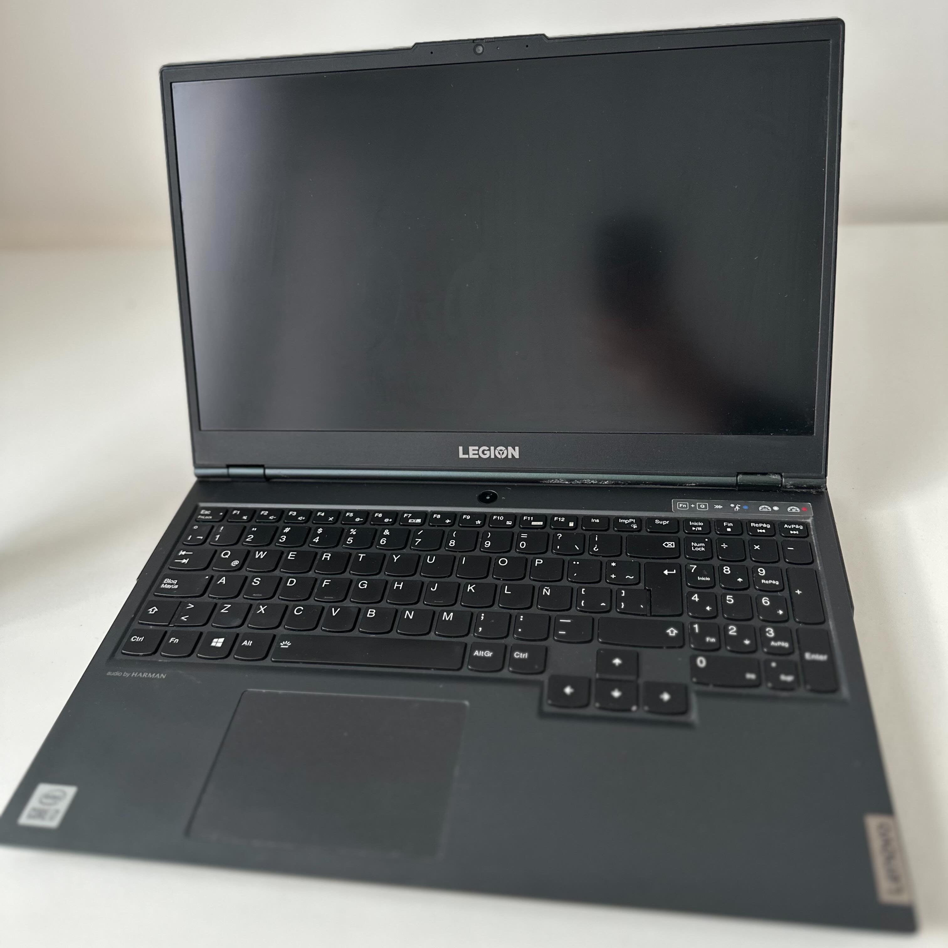 Lenovo Legion 5i 15,6" 144hz - Intel Core i7 - 16GB - 124GB SSD / 1TB HDD - RTX 2060