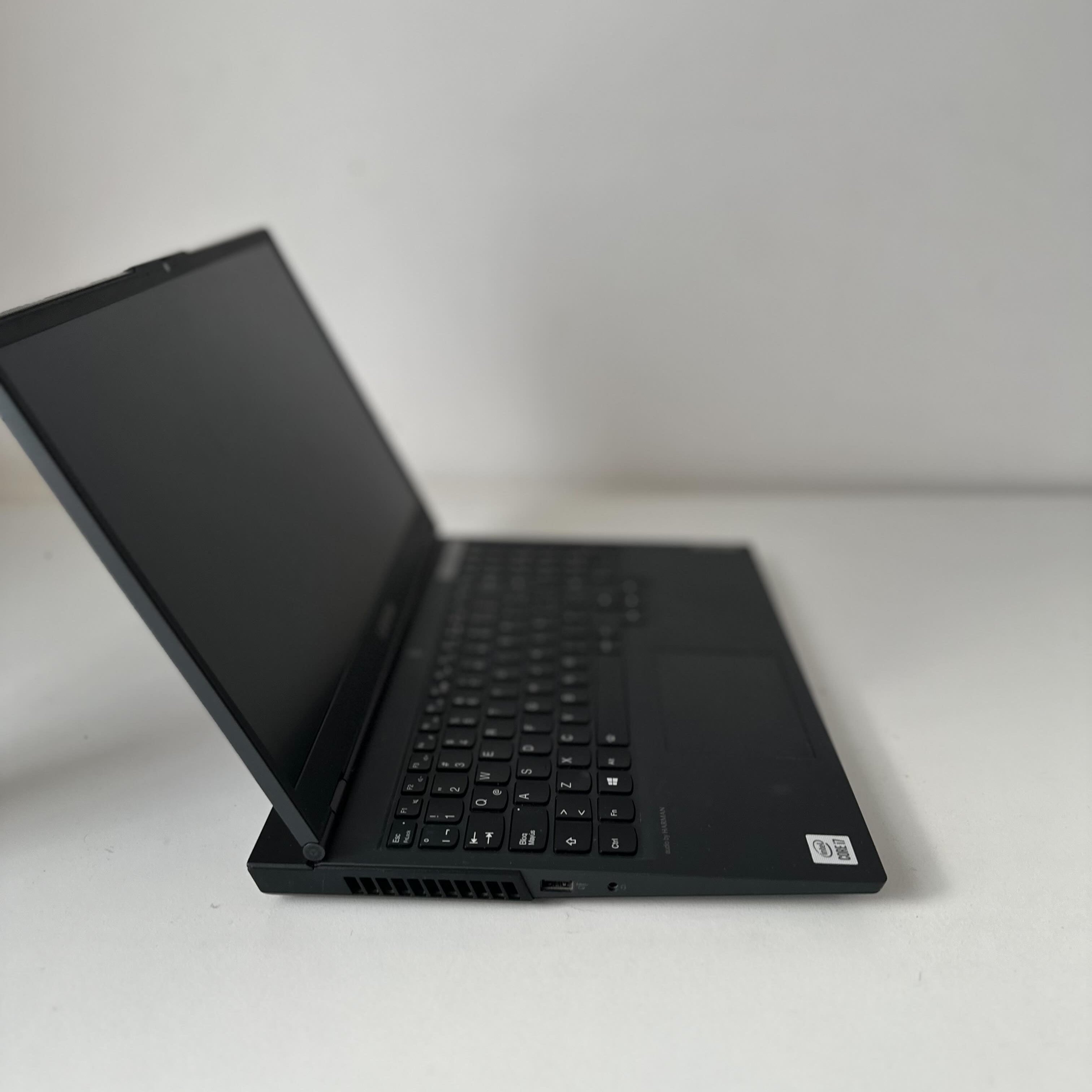 Lenovo Legion 5i 15,6" 144hz - Intel Core i7 - 16GB - 124GB SSD / 1TB HDD - RTX 2060