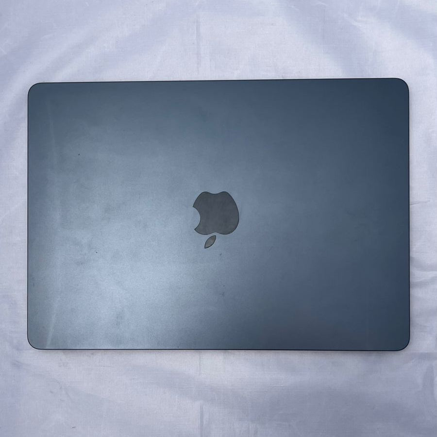 MacBook Air 13" M3 - 16GB Ram - 256GB SSD - 92% - 65 Ciclos