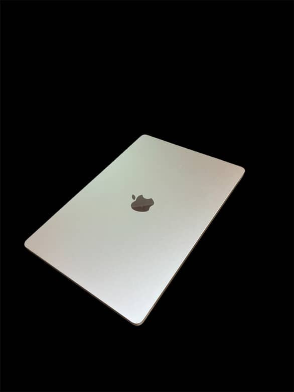 MacBook Air 15" M2 - 8GB Ram - 256GB SSD - 25 Ciclos + Magic Mouse