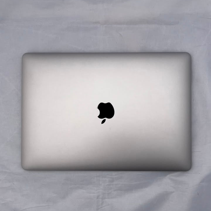 MacBook Pro 13" M1 - 8GB - 512GB SSD - 85% / 202 Ciclos - Ingles - Usado