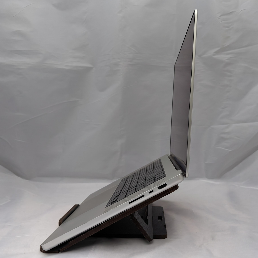 MacBook Pro 13" M1 - 8GB - 256GB SSD - 87% / 278 Ciclos - Ingles - Usado
