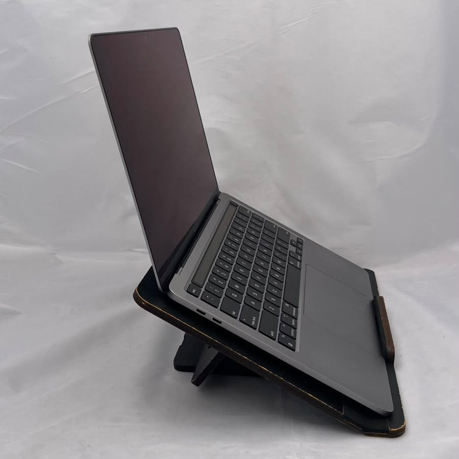 MacBook Pro 13" M1 - 8GB - 256GB SSD - 95% / 134 Ciclos - Ingles - Usado