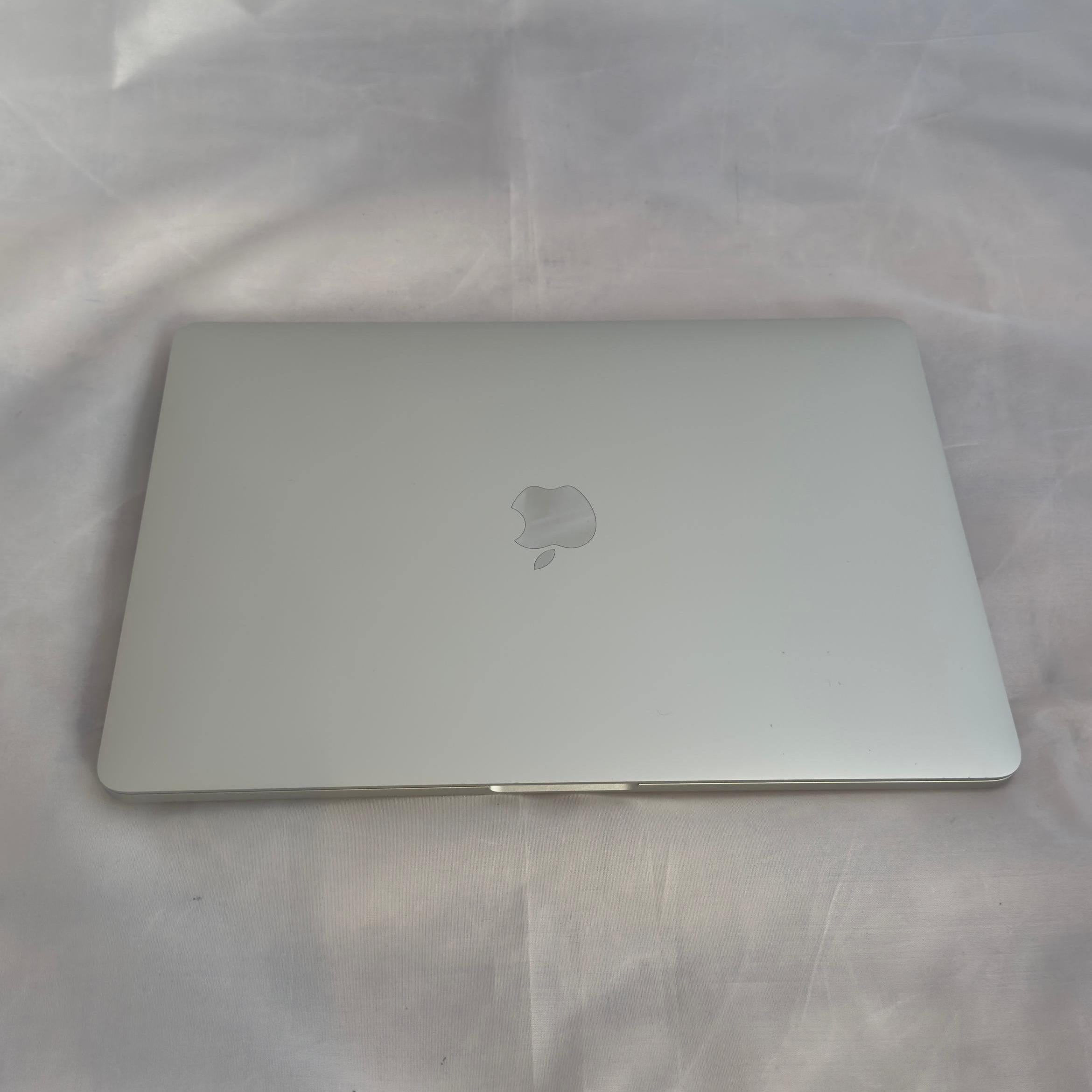MacBook Pro 13" M1 - 8GB Ram - 512GB SSD - 79 Ciclos