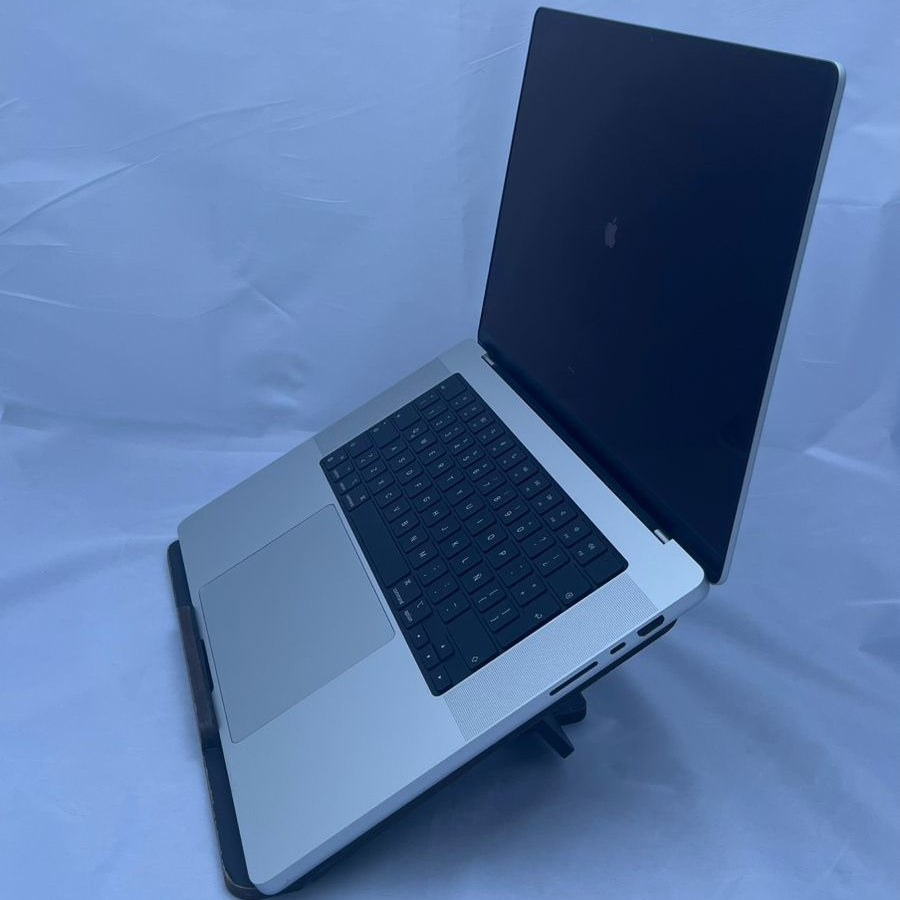 MacBook Pro 16" M1 Pro - 16GB - 1TB SSD - 197 Ciclos - 83%