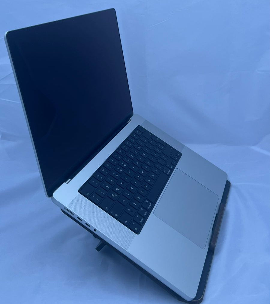 MacBook Pro 16" M1 Pro - 16GB - 1TB SSD - 197 Ciclos - 83%