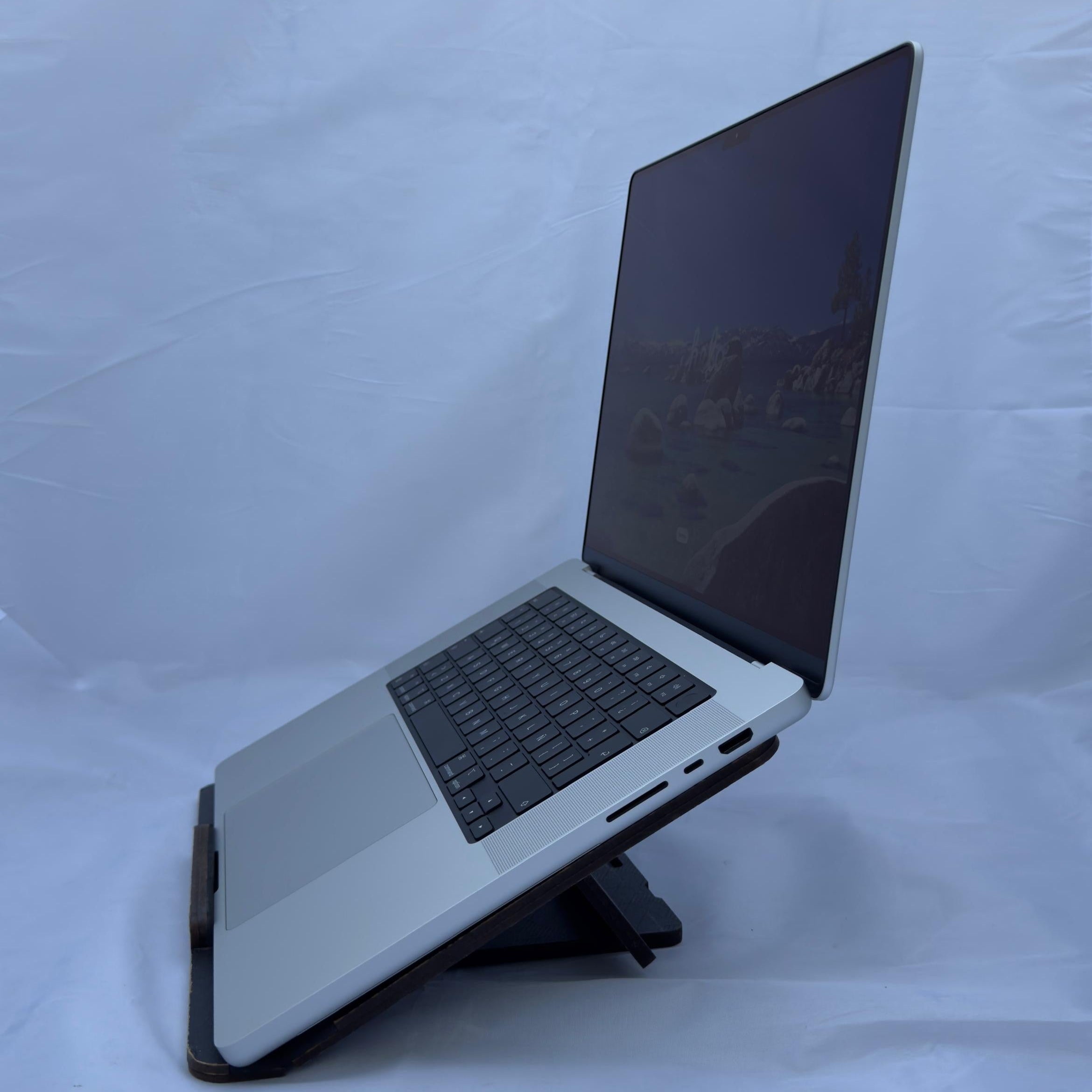 MacBook Pro 16" M3 Pro - 36GB - 512GB - 5 Ciclos / 100% - Español