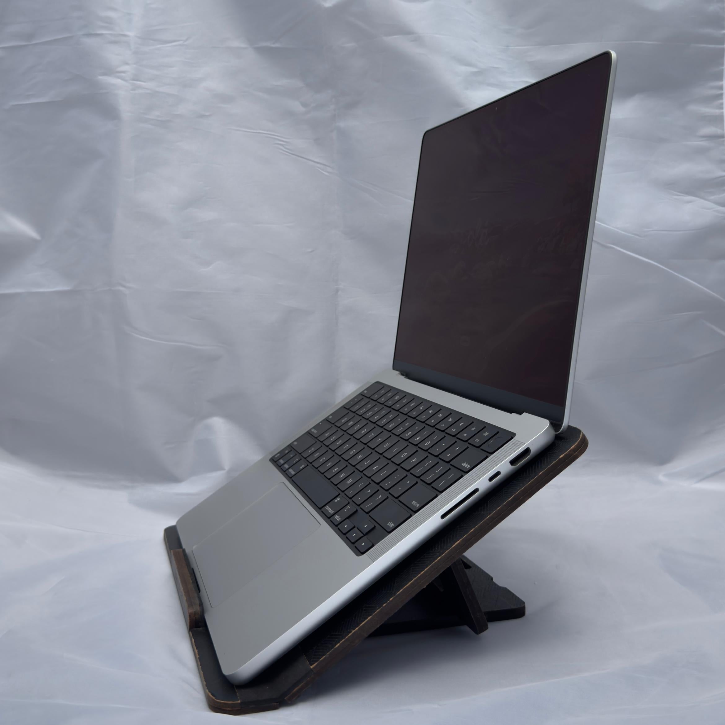 MacBook Pro 14" M4 Pro - 24GB - 1TB SSD - 17 Ciclos